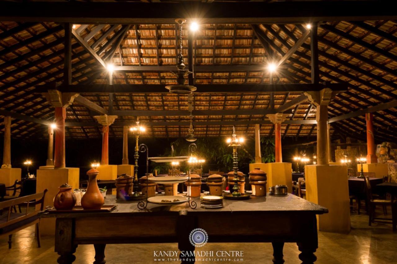 The Kandy Samadhicentre Narampanawa Eksteriør billede