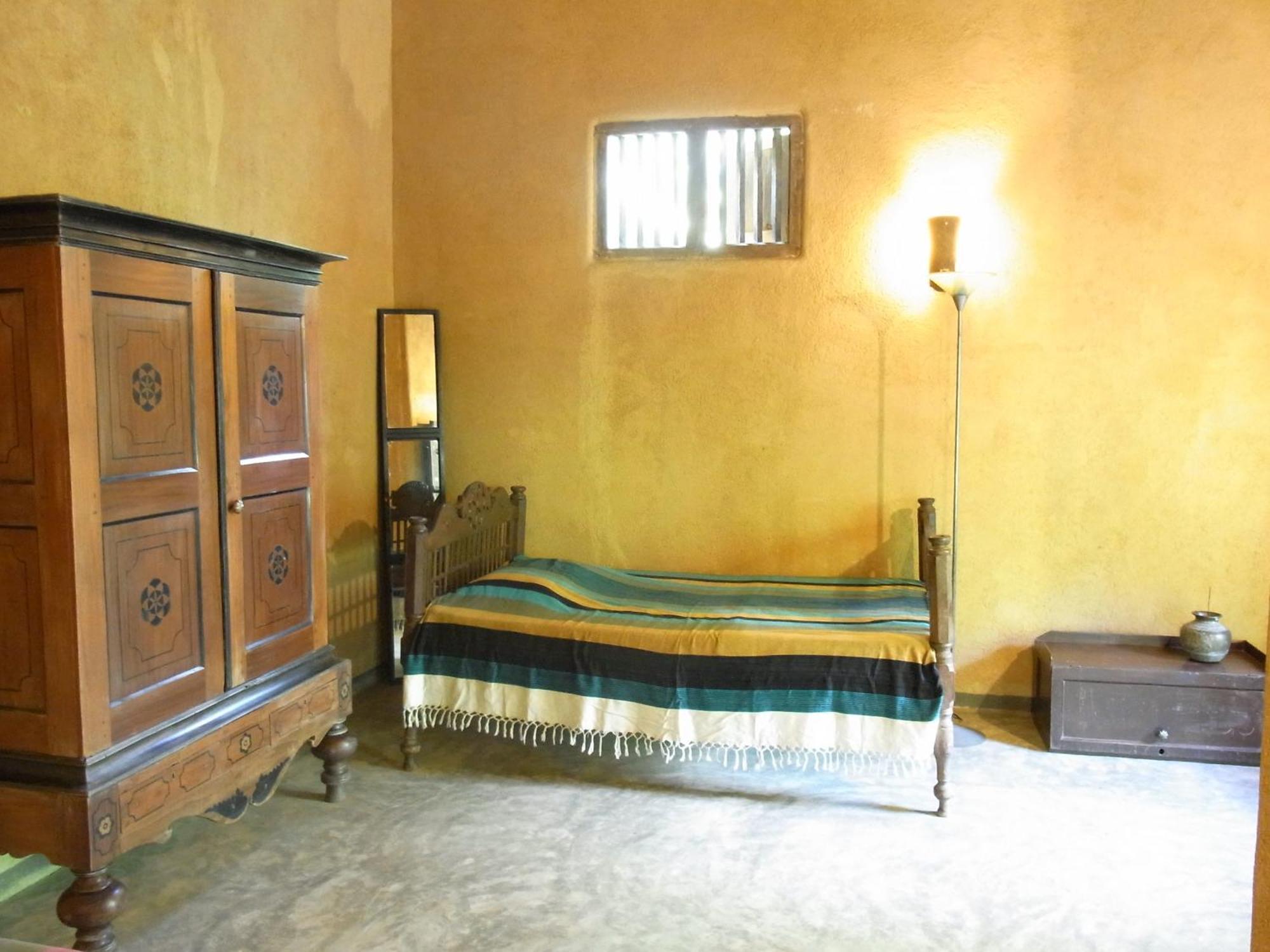 The Kandy Samadhicentre Narampanawa Værelse billede